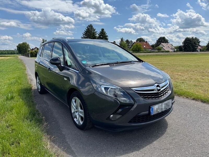 Grau Gebraucht 2014 Opel Zafira Tourer Innovation Van / Kleinbus | 5.700 € (Guter Preis) - Bild 1/2