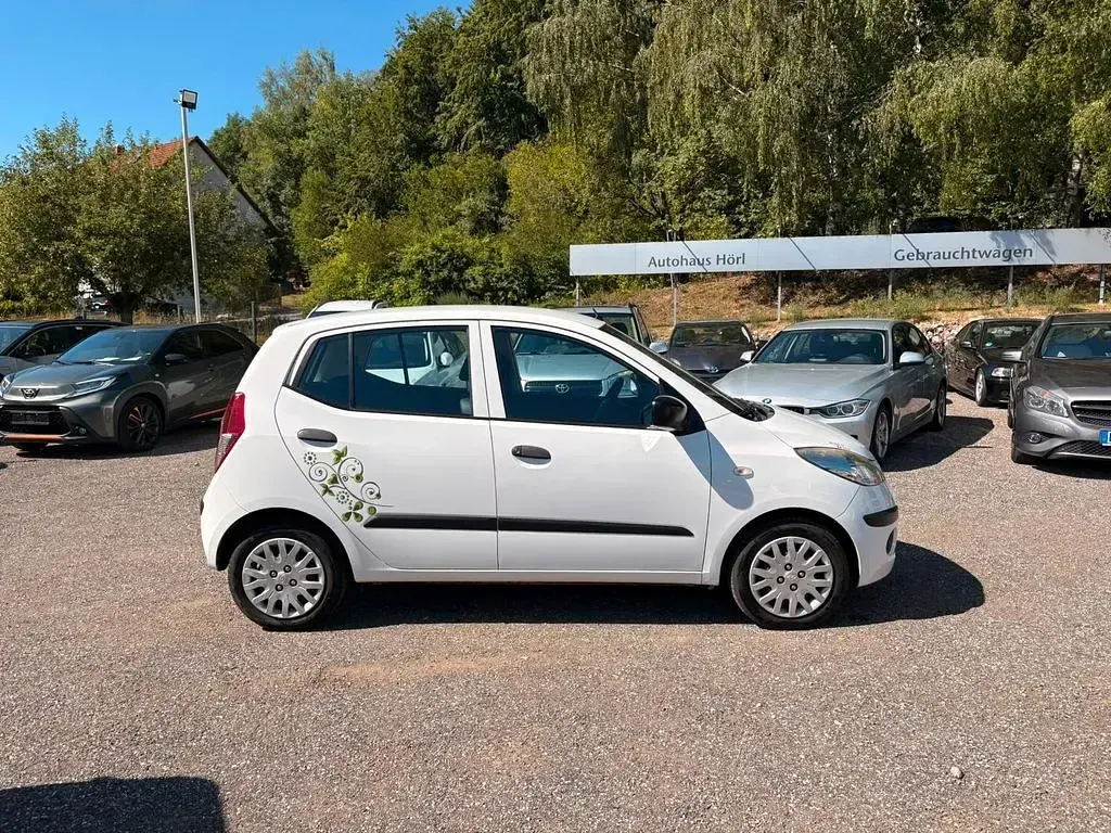 Gebraucht Hyundai i10 Edition 67 PS (49 kW) 2011 Weiß Kleinwagen