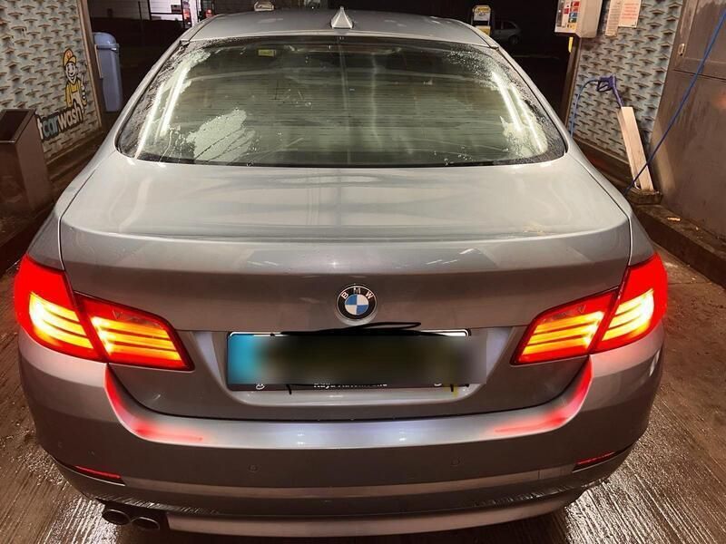 Grau Gebraucht 2011 BMW 520 Efficient Dynamics Limousine | 10.500 € (Guter Preis) - Bild 1/4