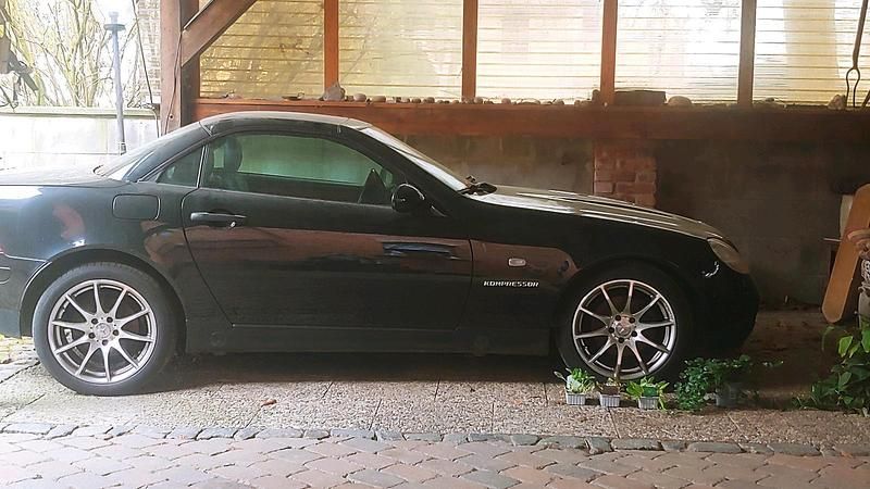 Gebraucht Mercedes SLK230 200 PS (147 kW) 2000 Schwarz Cabrio