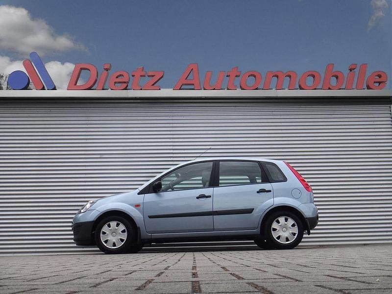 Blau Gebraucht 2006 Ford Fiesta Kleinwagen | 3.500 € (Etwas zu teuer) - Bild 1/4