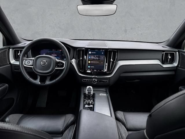 Gebraucht Volvo XC60 Plus 197 PS (144 kW) 2023 Weiss SUV