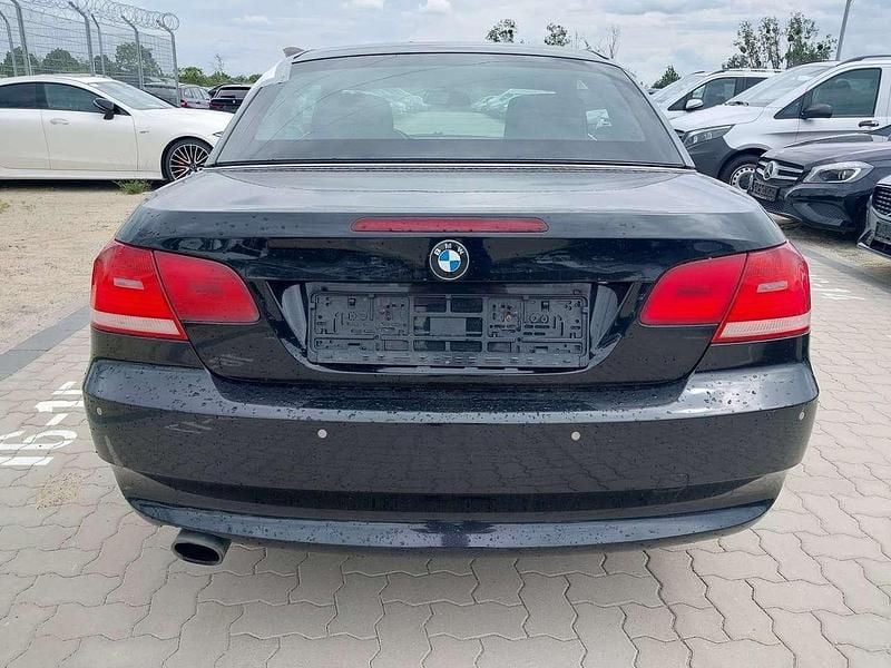 Gebraucht BMW 320 Cabriolet 170 PS (125 kW) 2008 Back sapphire Cabrio