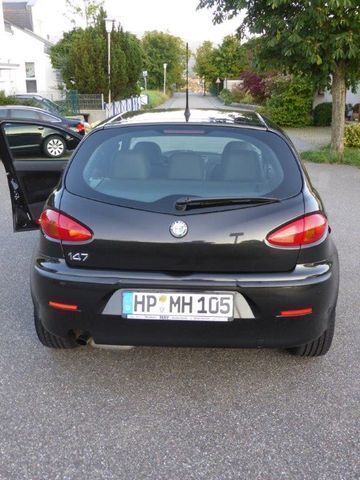 Gebraucht Alfa Romeo 147 120 PS (88 kW) 2004 Schwarz metallic Kleinwagen
