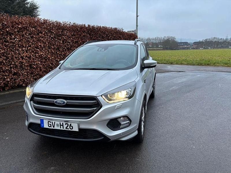 Gebraucht Ford Kuga ST-Line 182 PS (133 kW) 2018 Silber SUV