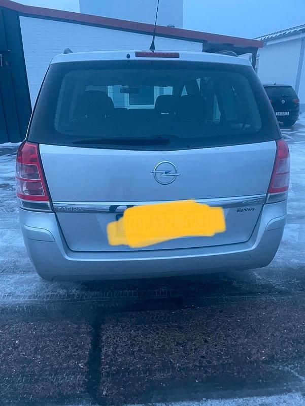 Gebraucht Opel Zafira 116 PS (85 kW) 2008 Silber Van / Kleinbus