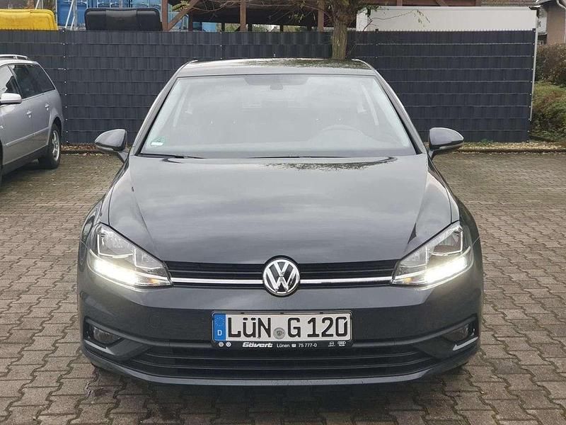 Gebraucht VW Golf VII 110 PS (80 kW) 2018 Grau Limousine