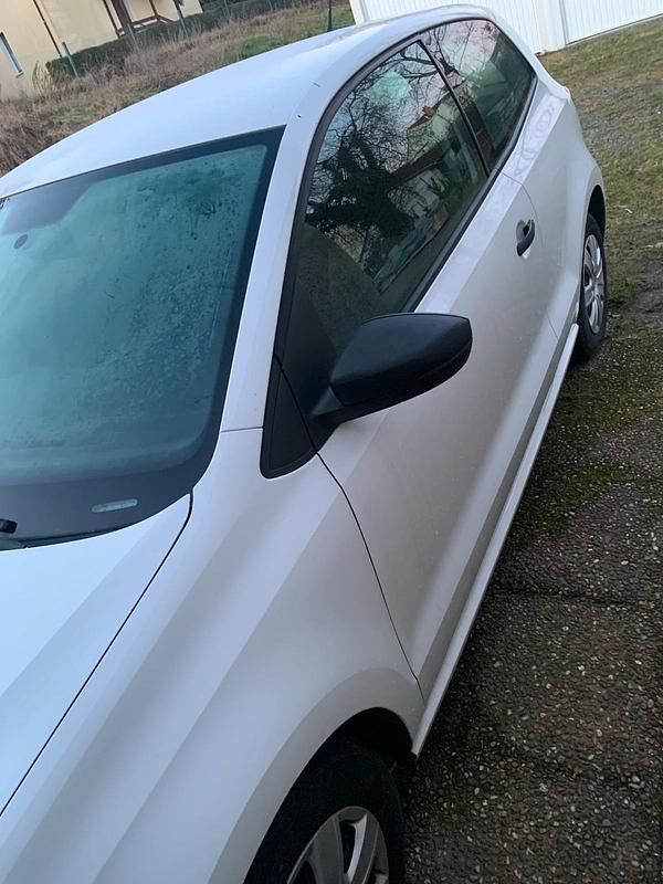 Gebraucht VW Polo 69 PS (50 kW) 2012 Weiß Kleinwagen