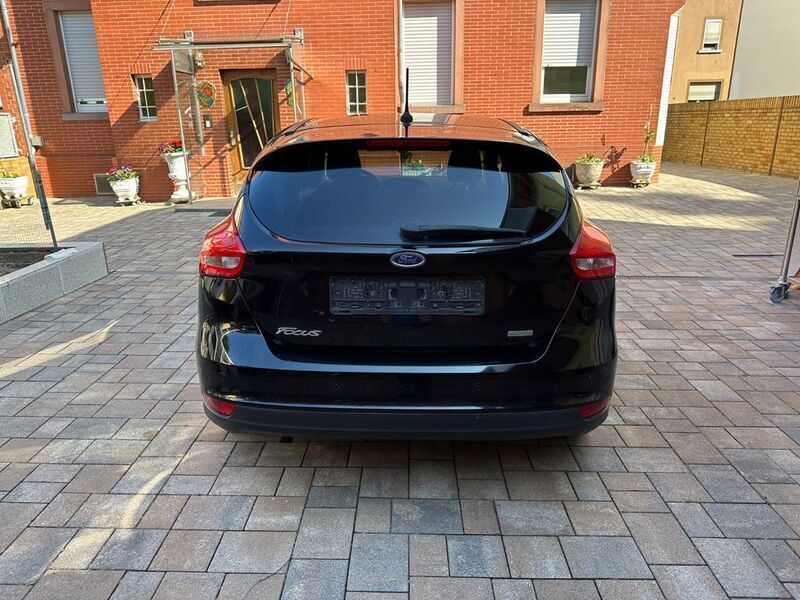 Second-hand Ford Focus 101 CP (74 kW) 2018 Negru Berlinǎ