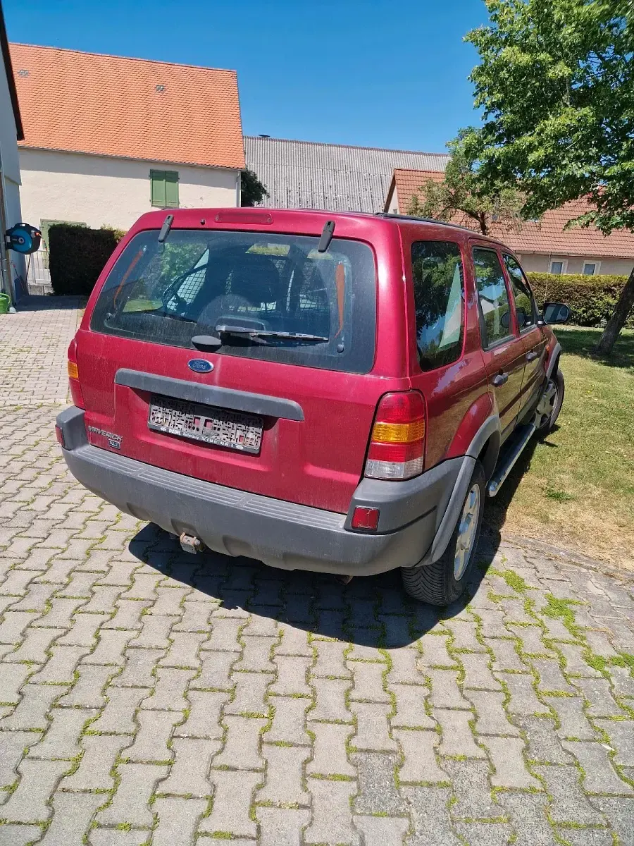 Gebraucht Ford Maverick 122 PS (89 kW) 2003 Rot SUV