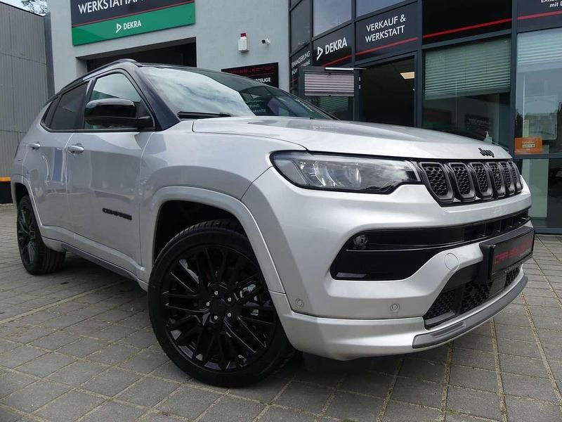 Gebraucht Jeep Compass 131 PS (96 kW) 2023 Silber SUV
