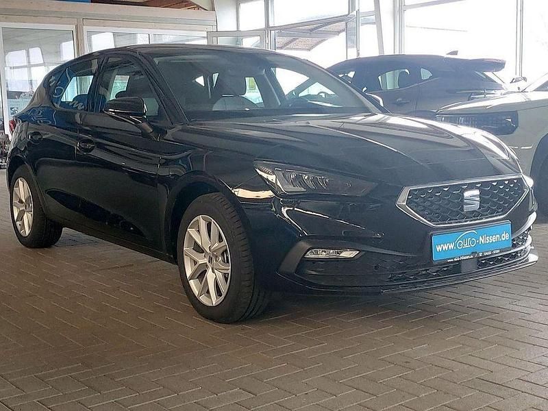 Second-hand Seat Leon Style 110 CP (80 kW) 2024 Negru Berlinǎ