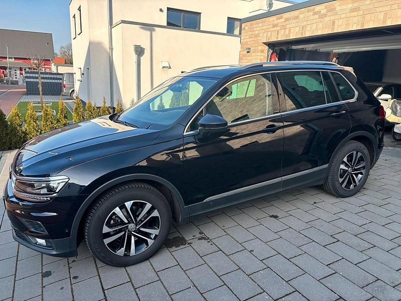 Schwarz Gebraucht 2020 VW Tiguan SUV | 22.500 € (Guter Preis) - Bild 1/4