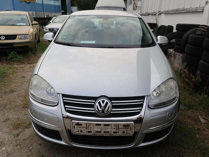 Reflexsilber metallic Gebraucht 2007 VW Jetta Comfortline Limousine | 3.900 € (Superpreis) - Bild 1/4