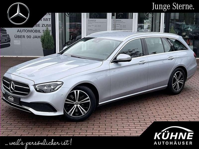 Hightechsilber Gebraucht 2022 Mercedes E200 Avantgarde Kombi | 29.990 € (Superpreis) - Bild 1/4