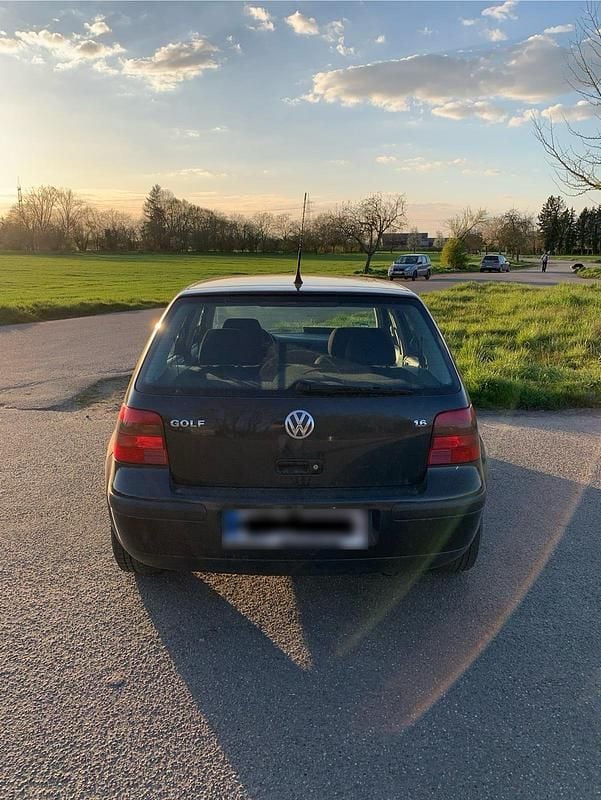 Gebraucht VW Golf IV 101 PS (74 kW) 2000 Schwarz Kleinwagen