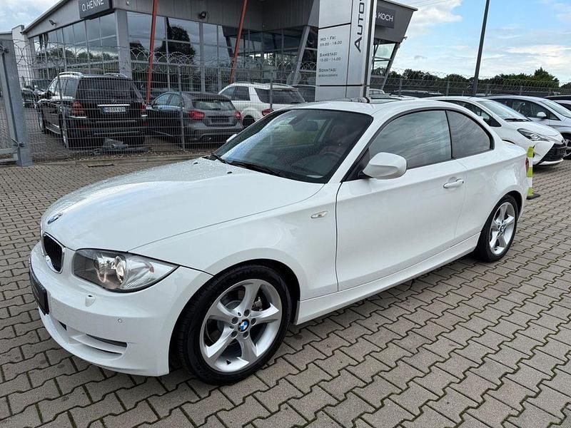 Gebraucht BMW 120 Performance 170 PS (125 kW) 2010 Weiß Kleinwagen