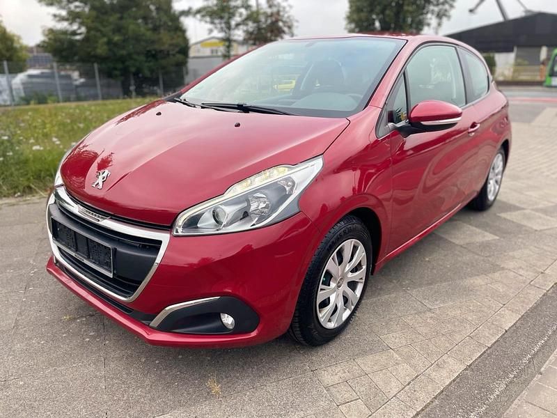 Rot Gebraucht 2017 Peugeot 208 Kleinwagen | 4.899 € (Guter Preis) - Bild 1/4
