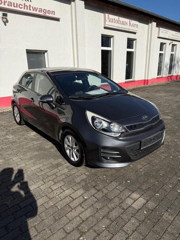 Gebraucht Kia Rio 84 PS (61 kW) 2016 Grau Kleinwagen