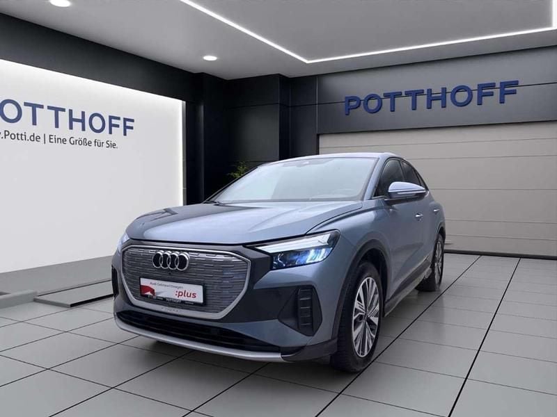 Blau Gebraucht 2022 Audi Q4 Sportback e-tron Ambiente SUV | 27.950 € (Guter Preis) - Bild 1/4