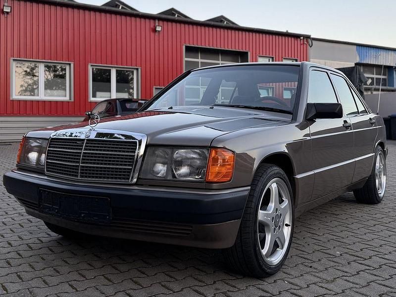 Impalabraun metallic Gebraucht 1992 Mercedes 190 Limousine | 7.000 € - Bild 1/4