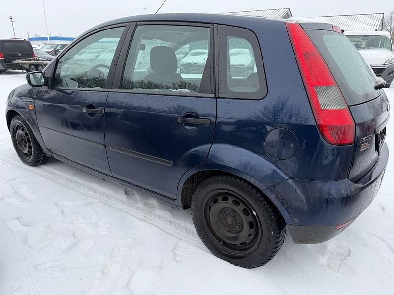 Gebraucht Ford Fiesta 69 PS (50 kW) 2004 Blau Kleinwagen