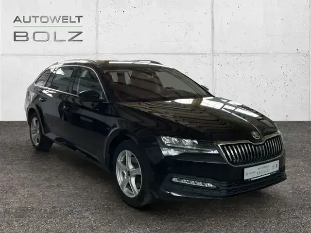 Gebraucht Skoda Superb Ambition 200 PS (147 kW) 2023 Schwarz Kombi