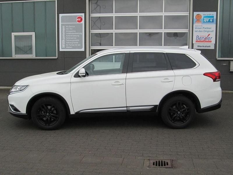 Gebraucht Mitsubishi Outlander Active 150 PS (110 kW) 2020 Weiß SUV