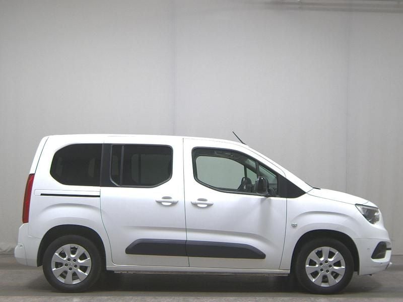 Weiß Gebraucht 2021 Opel Combo Life Edition Van / Kleinbus | 10.480 € (Guter Preis) - Bild 1/4