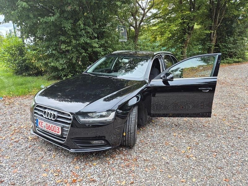 Schwarz Gebraucht 2013 Audi A4 Ambiente Kombi | 7.900 € (Superpreis) - Bild 1/4