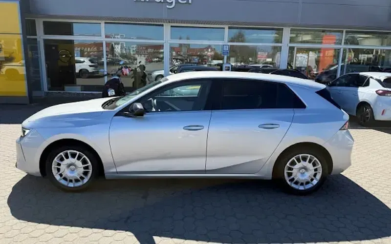Gebraucht Opel Astra Elegance 130 PS (95 kW) 2023 Silber Kleinwagen