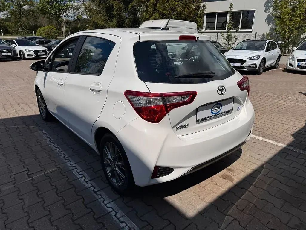 Gebraucht Toyota Yaris Comfort 72 PS (52 kW) 2020 Weiß Limousine