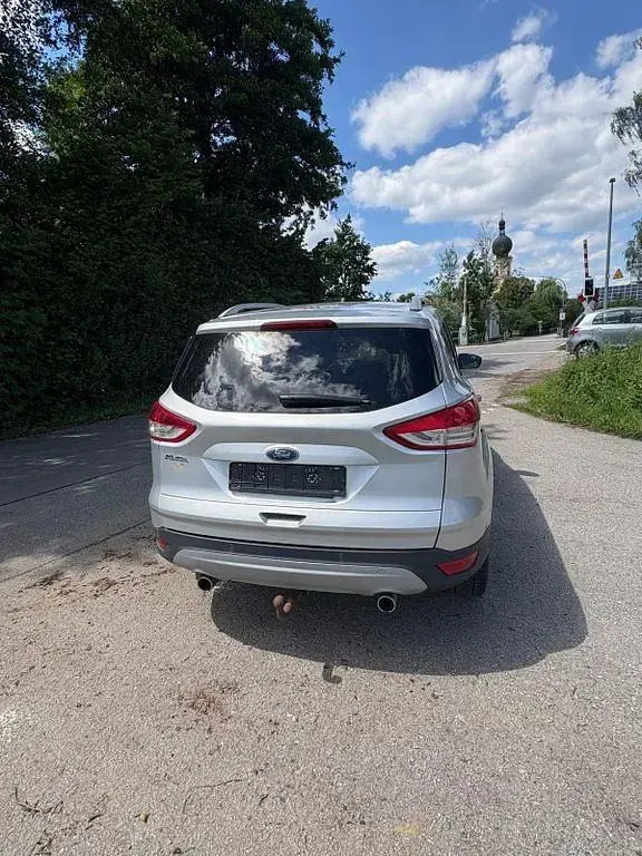 Gebraucht Ford Kuga Titanium 179 PS (131 kW) 2015 Silber SUV