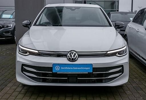 Gebraucht VW Golf Goal 150 PS (110 kW) 2025 Oryxweiß perlmutteffekt Limousine