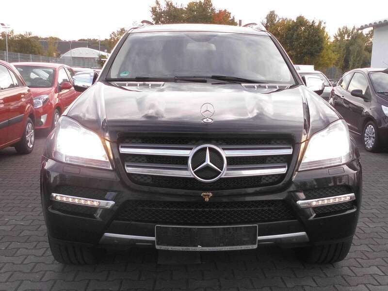 Schwarz Gebraucht 2010 Mercedes GL350 SUV | 8.990 € - Bild 1/4