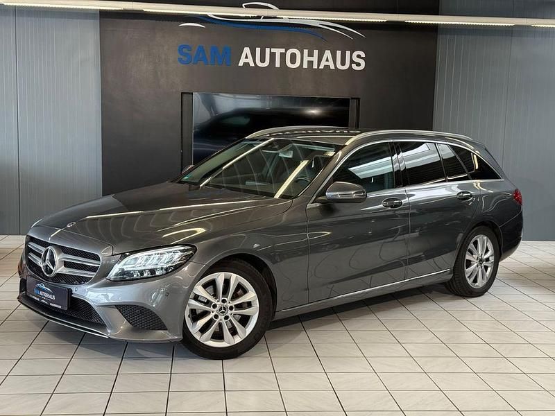 Grau Gebraucht 2019 Mercedes C200 Limousine | 19.900 € (Superpreis) - Bild 1/4