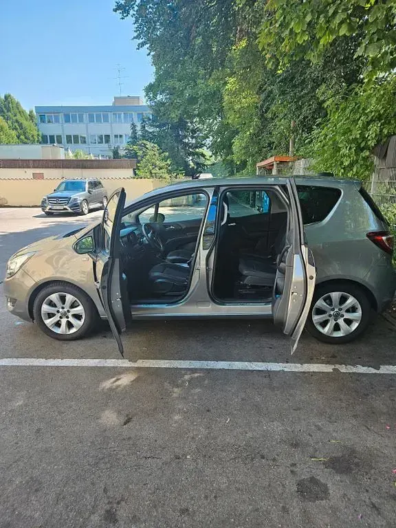 Gebraucht Opel Meriva Edition 140 PS (102 kW) 2016 Braun Van / Kleinbus