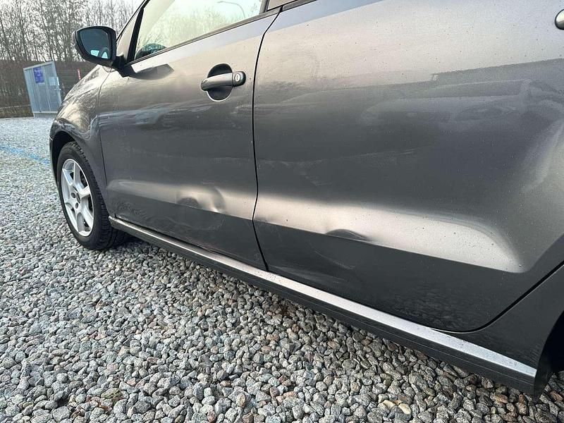 Gebraucht VW Polo Comfortline 90 PS (66 kW) 2012 Grau Kleinwagen