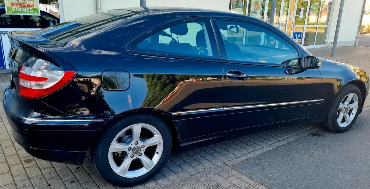 Gebraucht Mercedes C160 122 PS (89 kW) 2006 Schwarz Coupé