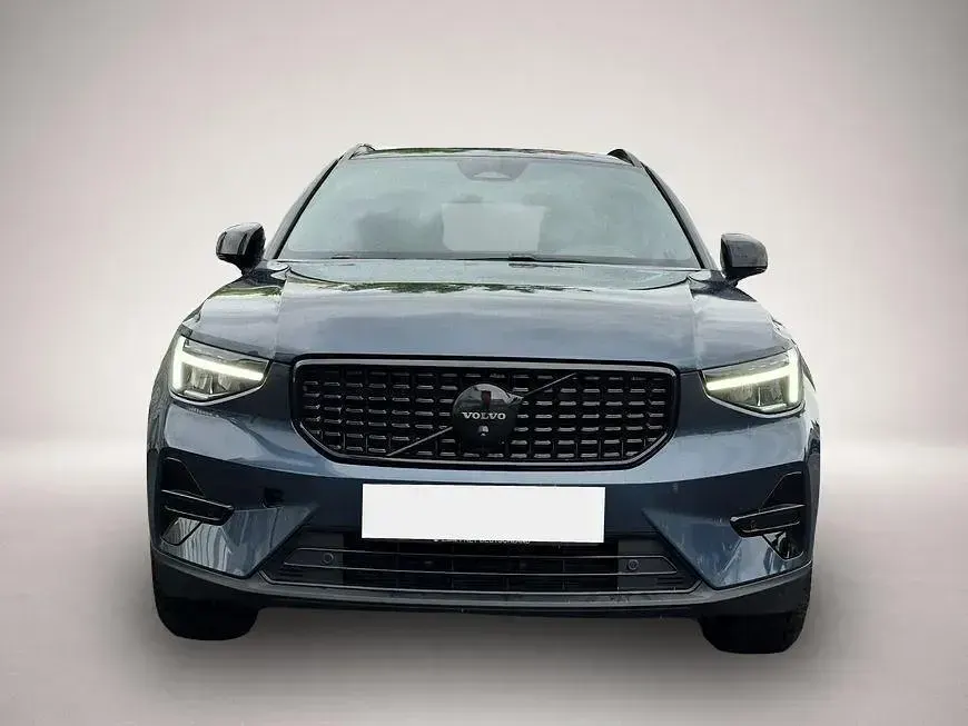 Gebraucht Volvo XC40 Plus 163 PS (119 kW) 2025 Manufacturer SUV