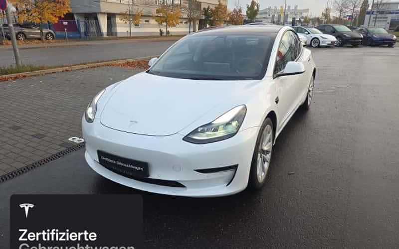Weiß Gebraucht 2021 Tesla Model 3 Long Range RWD Limousine | 30.500 € (Teuer) - Bild 1/4