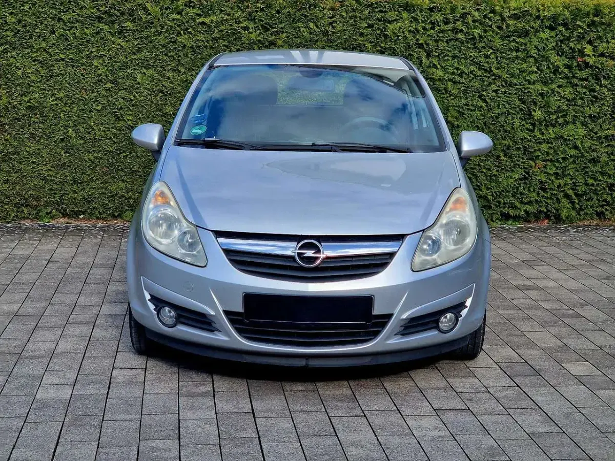 Gebraucht Opel Corsa Edition 90 PS (66 kW) 2008 Silber Kleinwagen