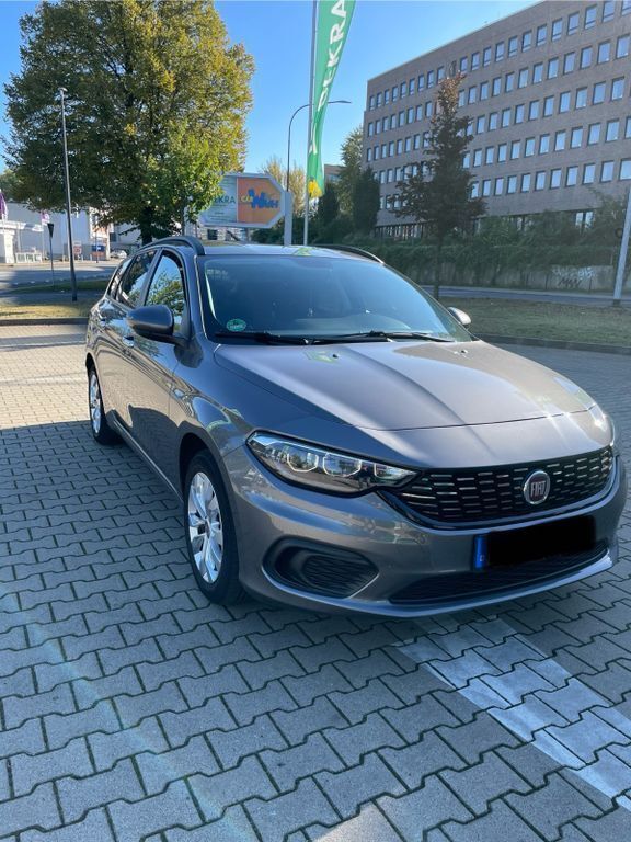 Grau Gebraucht 2017 Fiat Tipo Kombi | 9.800 € (Fairer Preis) - Bild 1/4