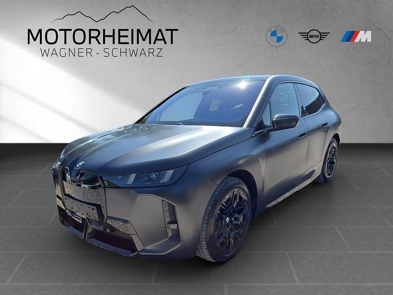 Silber Neu 2025 BMW iX Sport Line SUV | 114.745 € - Bild 1/3