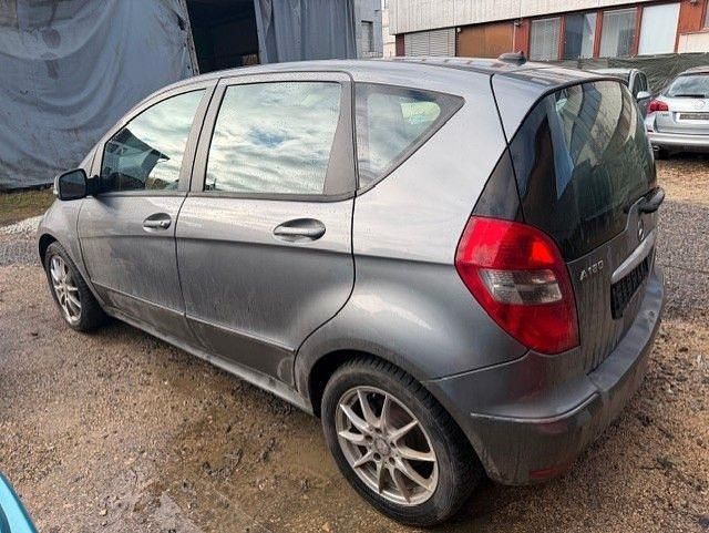 Gebraucht Mercedes A180 109 PS (80 kW) 2012 Grau Limousine