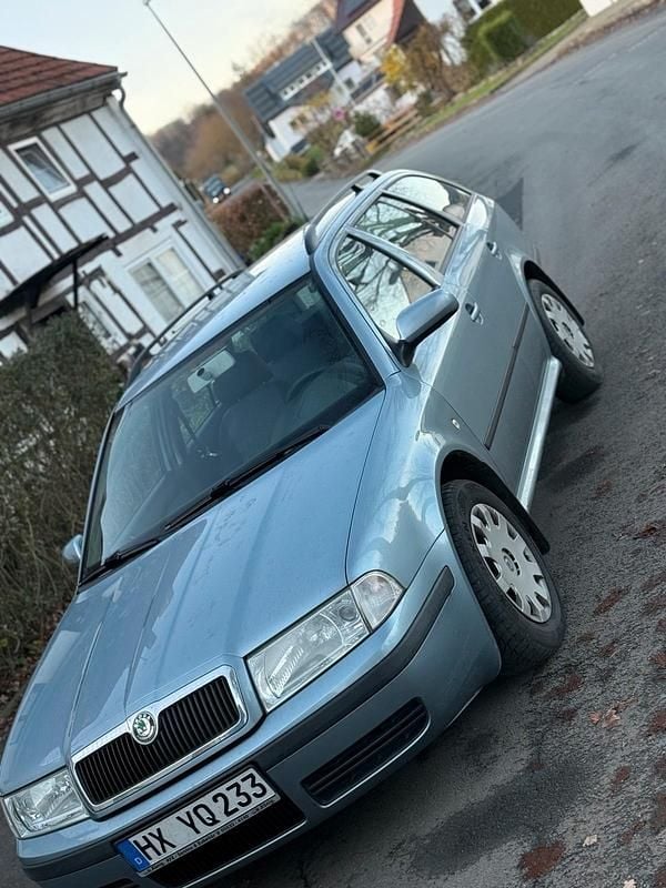 Grau Gebraucht 2003 Skoda Octavia Kombi | 750 € (Guter Preis) - Bild 1/4