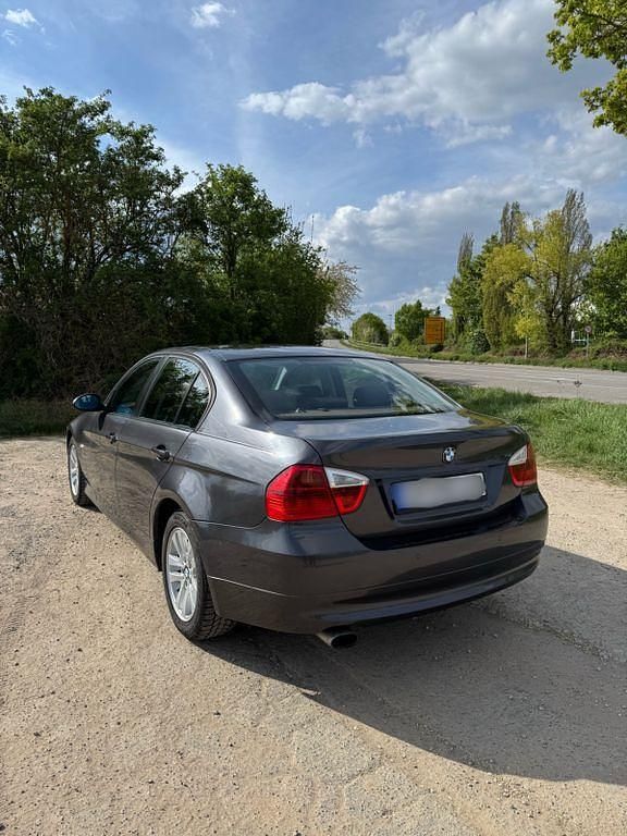 Gebraucht BMW 320 170 PS (125 kW) 2008 Grau Limousine