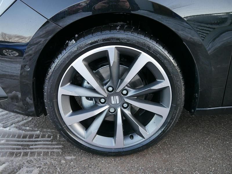 Neu Seat Leon FR 150 PS (110 kW) 2025 Midnight schwarz metallic Kombi