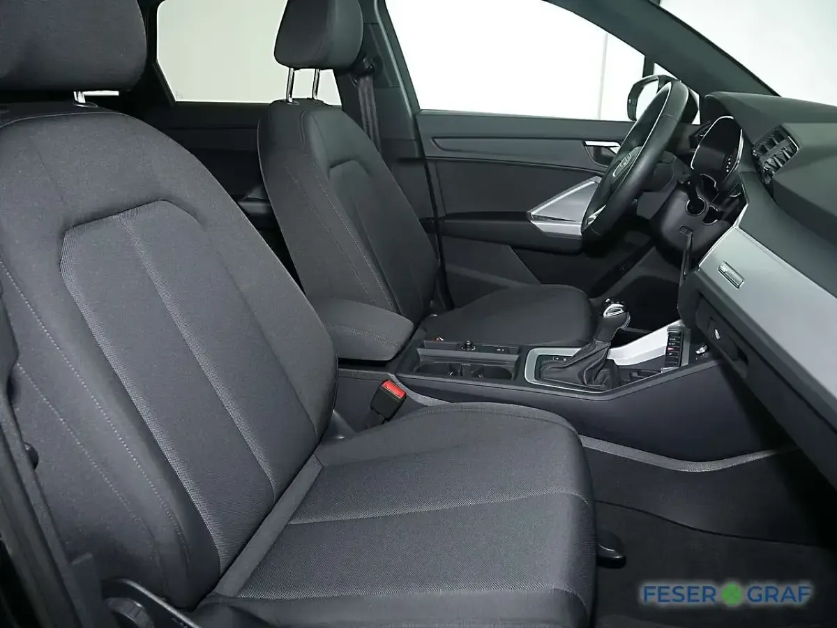 Gebraucht Audi Q3 S-Line 150 PS (110 kW) 2024 Mythosschwarz metallic SUV