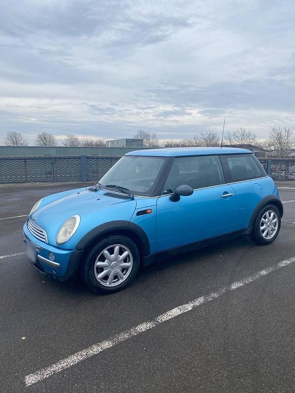Used Mini ONE 90 HP (66 kW) 2004 Blue Hatchback